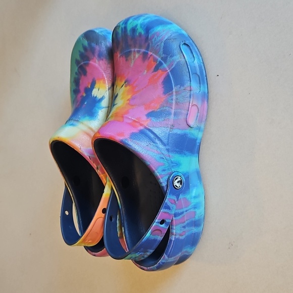 Crocs Bistro Tie Dye - Picture 1 of 13